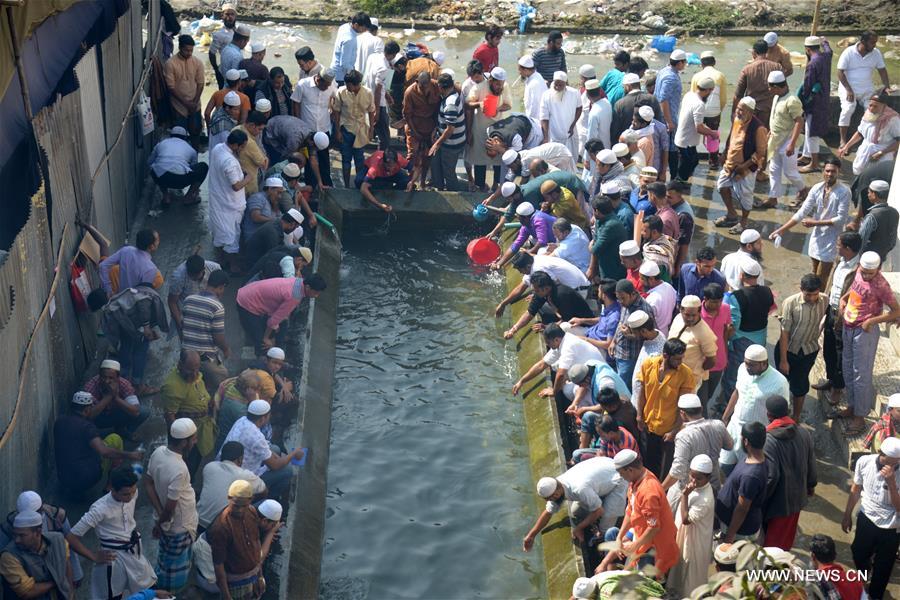 BANGLADESH-DHAKA-MUSLIM-CONGREGATION