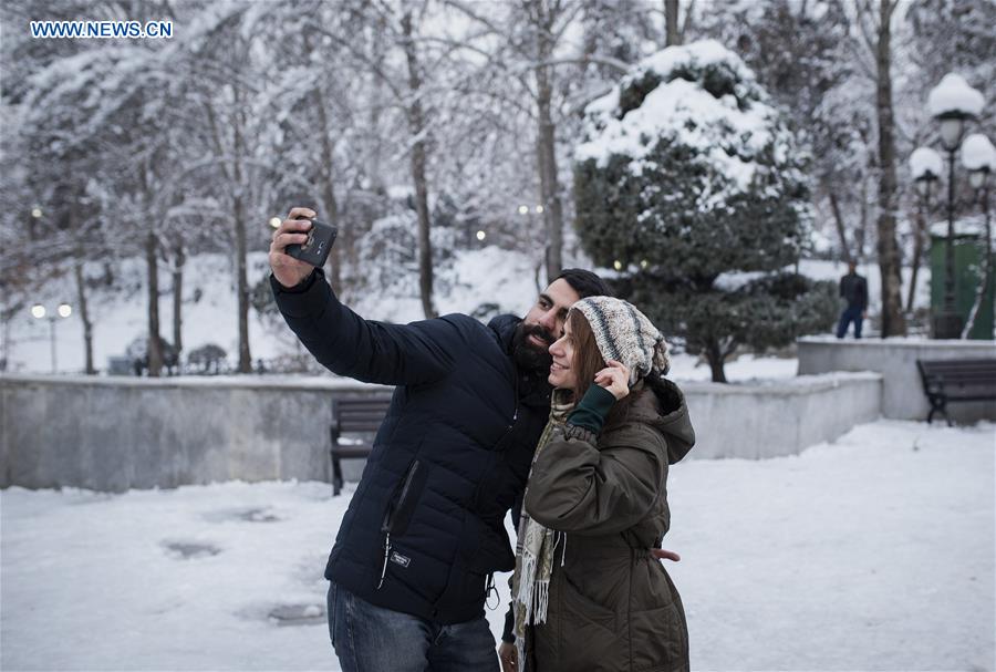 IRAN-TEHRAN-SNOWFALL