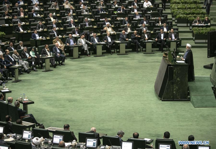 IRAN-TEHRAN-ROUHANI-ECONOMY-PARLIAMENT