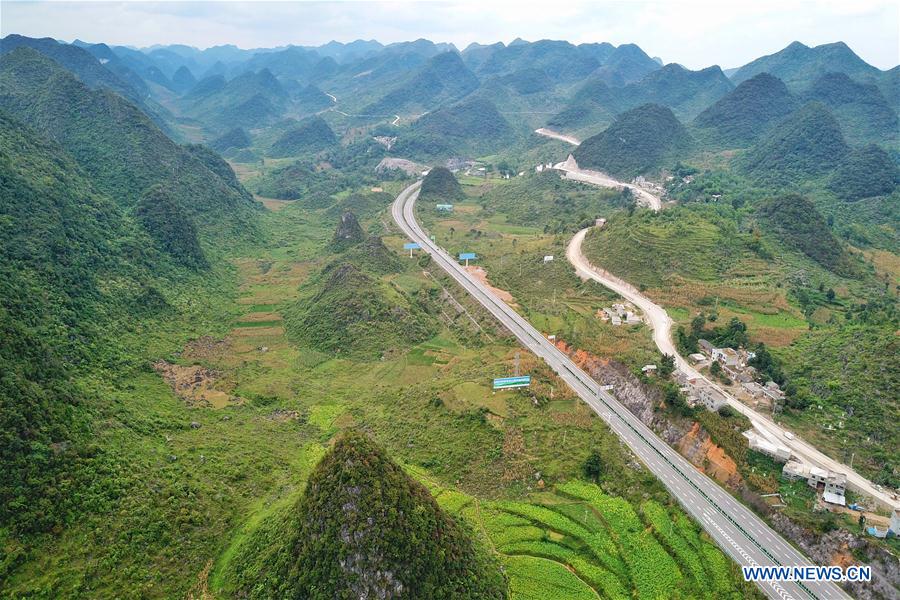 CHINA-GUIZHOU-EXPRESSWAY-VIEW (CN)