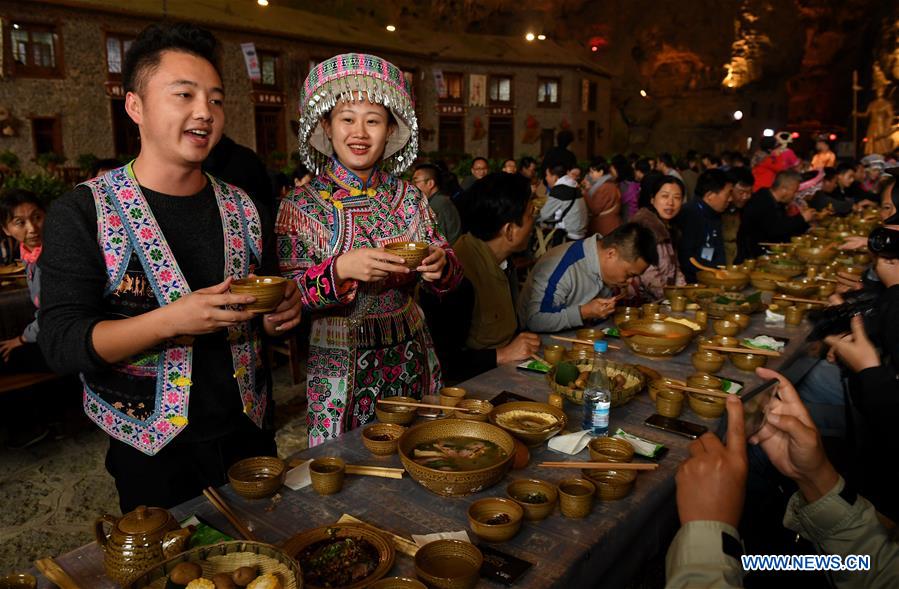 CHINA-SICHUAN-XINGWEN-ETHNIC CULTURE-LONG TABLE BANQUET (CN)