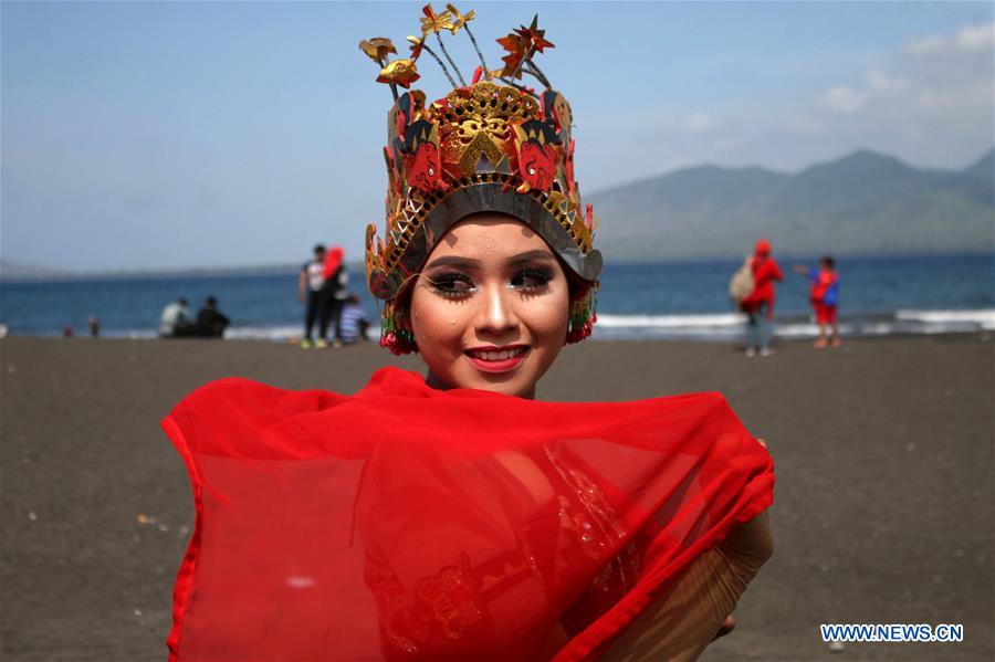 INDONESIA-BANYUWANGI-MASS DANCE-GANDRUNG SEWU