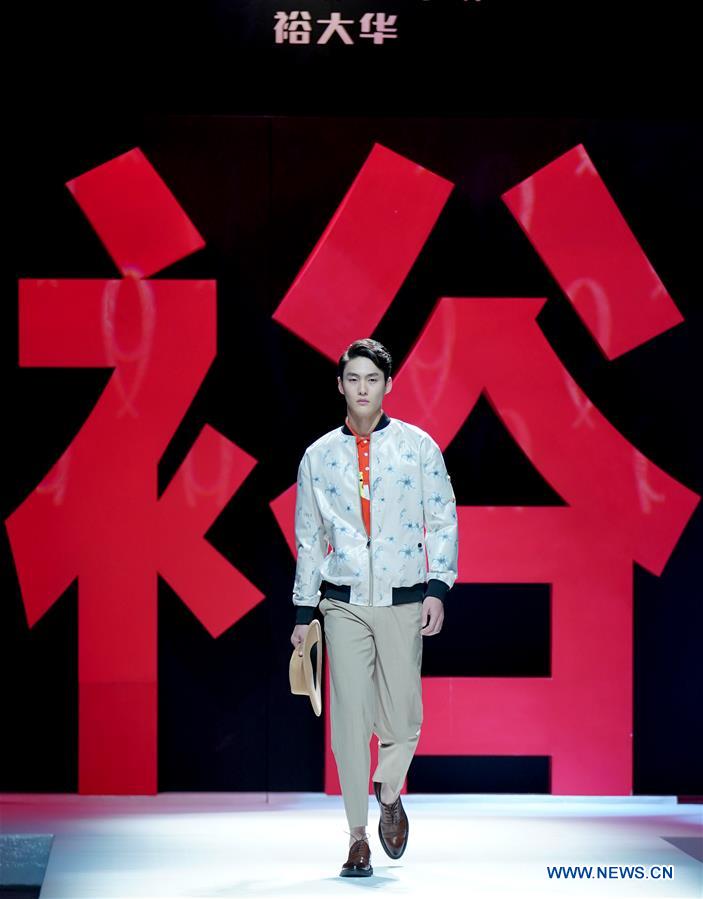 CHINA-BEIJING-FASHION WEEK-CREATIONS OF LIU YONG (CN)