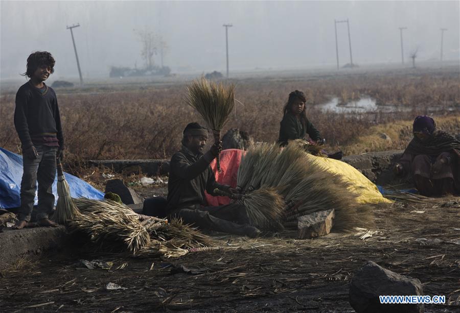 KASHMIR-SRINAGAR-COLD WEATHER