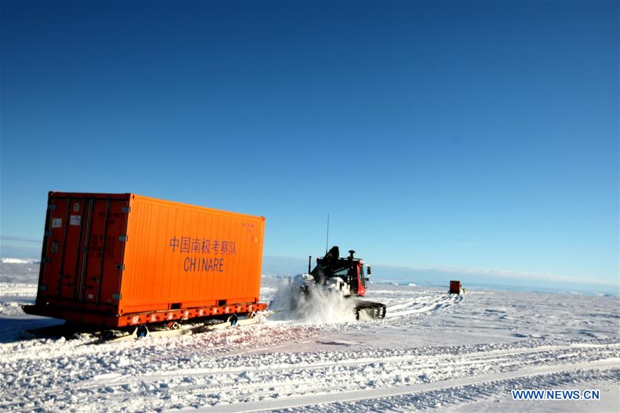 ANTARCTICA-XUELONG-ZHONGSHAN STATION-UNLOADING