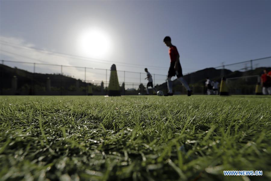 #CHINA-HEBEI-INTERNATIONAL CHILDREN'S DAY-FOOTBALL-TRAINING (CN)