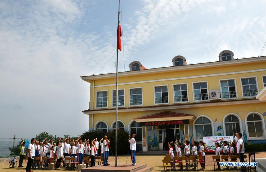 CHINA-QINGDAO-LINGSHAN ISLAND-GRADUATION CEREMONY (CN)