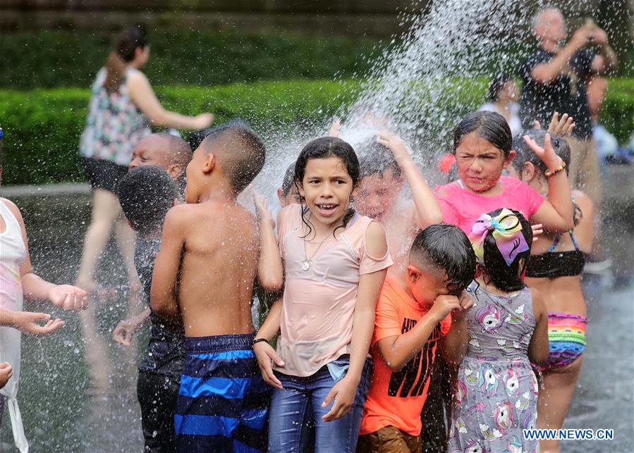 U.S.-CHICAGO-SUMMER-COOLING DOWN