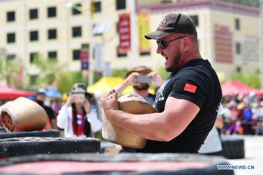 (SP)CHINA-GANSU-DIEBU-STRONGEST MAN COMPETITION