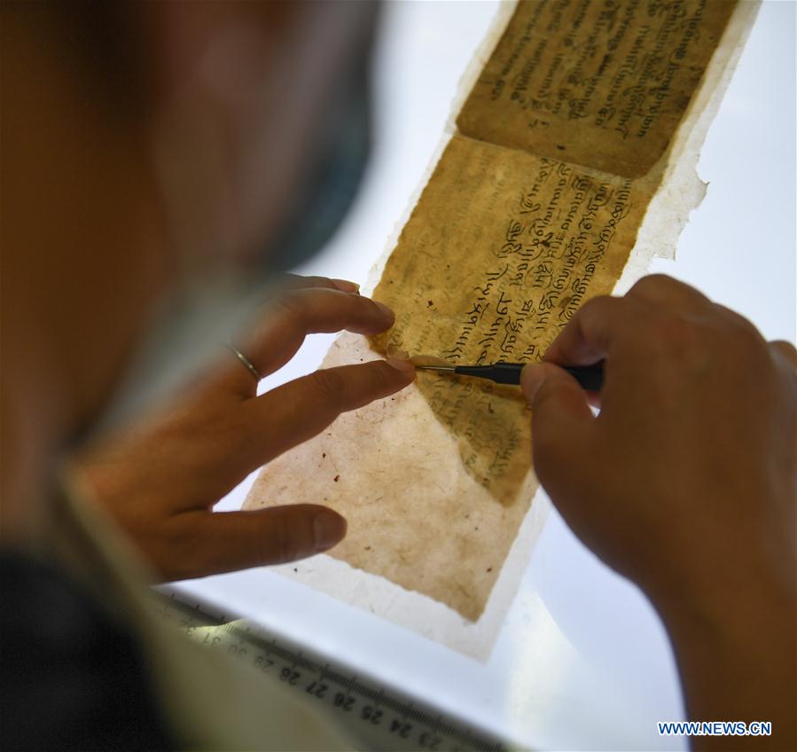 CHINA-TIBET-LHASA-ANCIENT DOCUMENT-RESTORATION (CN)