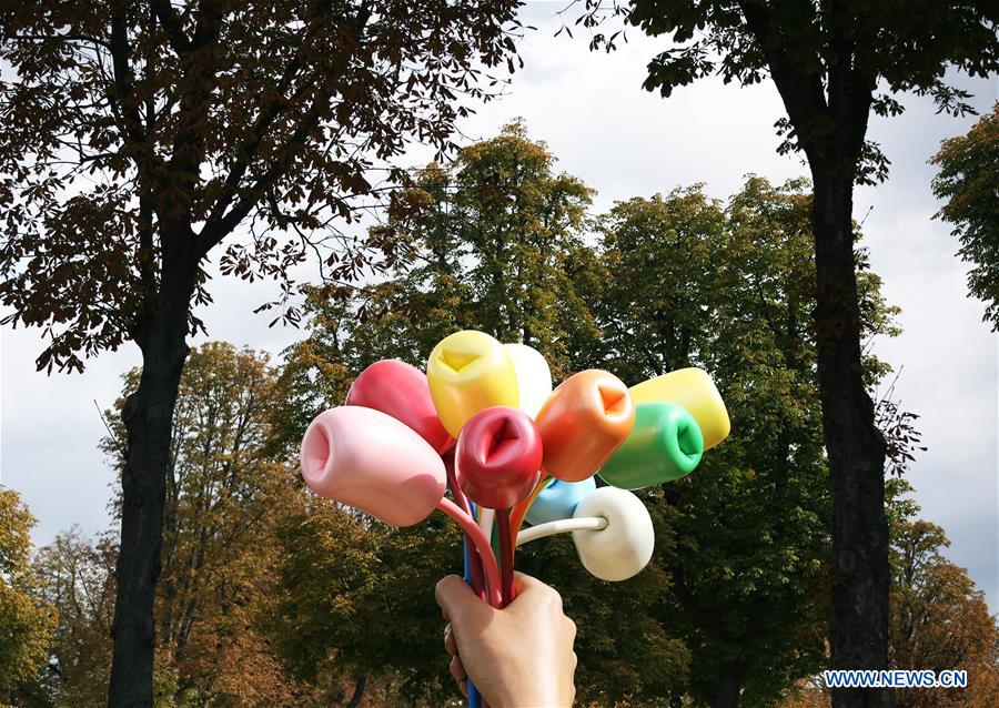 FRANCE-PARIS-SCULPTURE-BOUQUET OF TULIPS