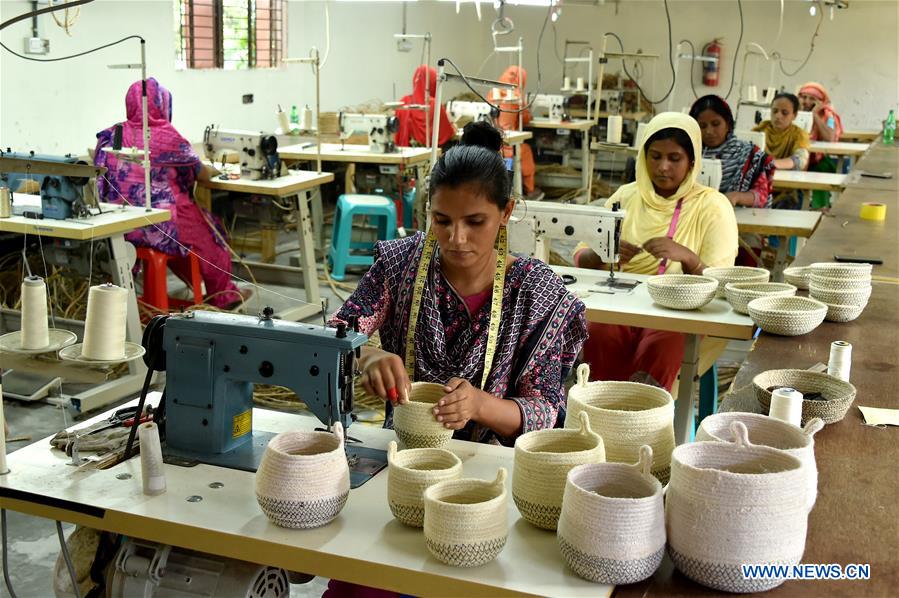 BANGLADESH-GAZIPUR-JUTE-HANDICRAFTS