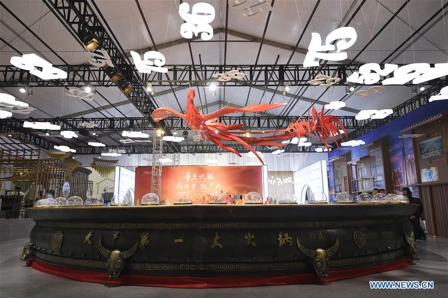 (CIIE)CHINA-SHANGHAI-CIIE-HOTPOT-FEAST (CN)