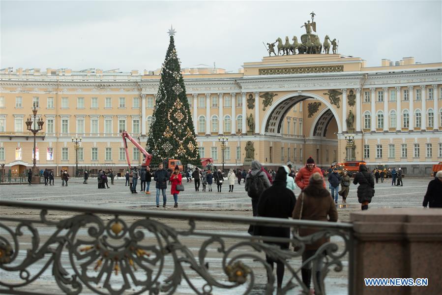 RUSSIA-ST. PETERSBURG-NEW YEAR-DECORATIONS