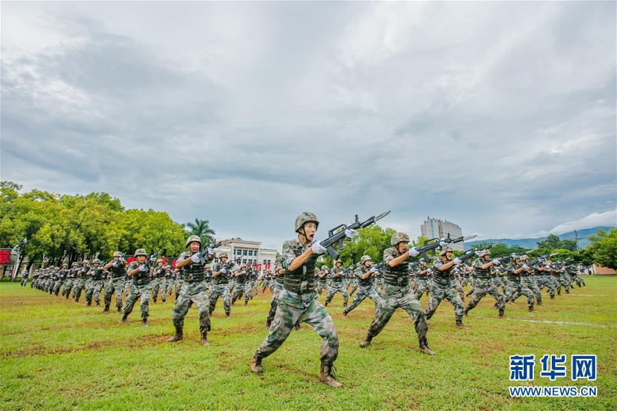 （在习近平强军思想指引下·我们在战位报告·图文互动）（2）千里移防，铁心跟党走——南部战区陆军第75集团军某红军旅政治建军、练兵备战记事