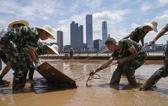 湘江长沙段退出警戒水位