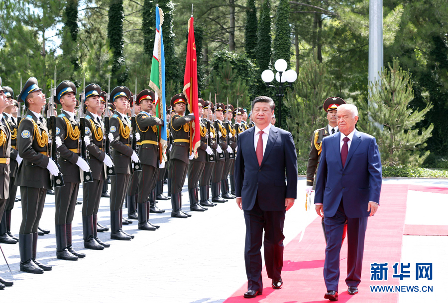 6月22日，国家主席习近平在塔什干库克萨莱国宾馆同乌兹别克斯坦总统卡里莫夫举行会谈?；崽盖?，习近平出席卡里莫夫举行的欢迎仪式。新华社记者马占成摄